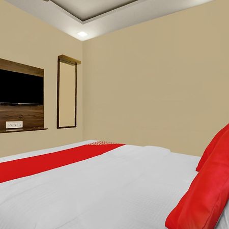 Hotel O Nandi Palace Lodging And Boarding Ulhāsnagar Εξωτερικό φωτογραφία