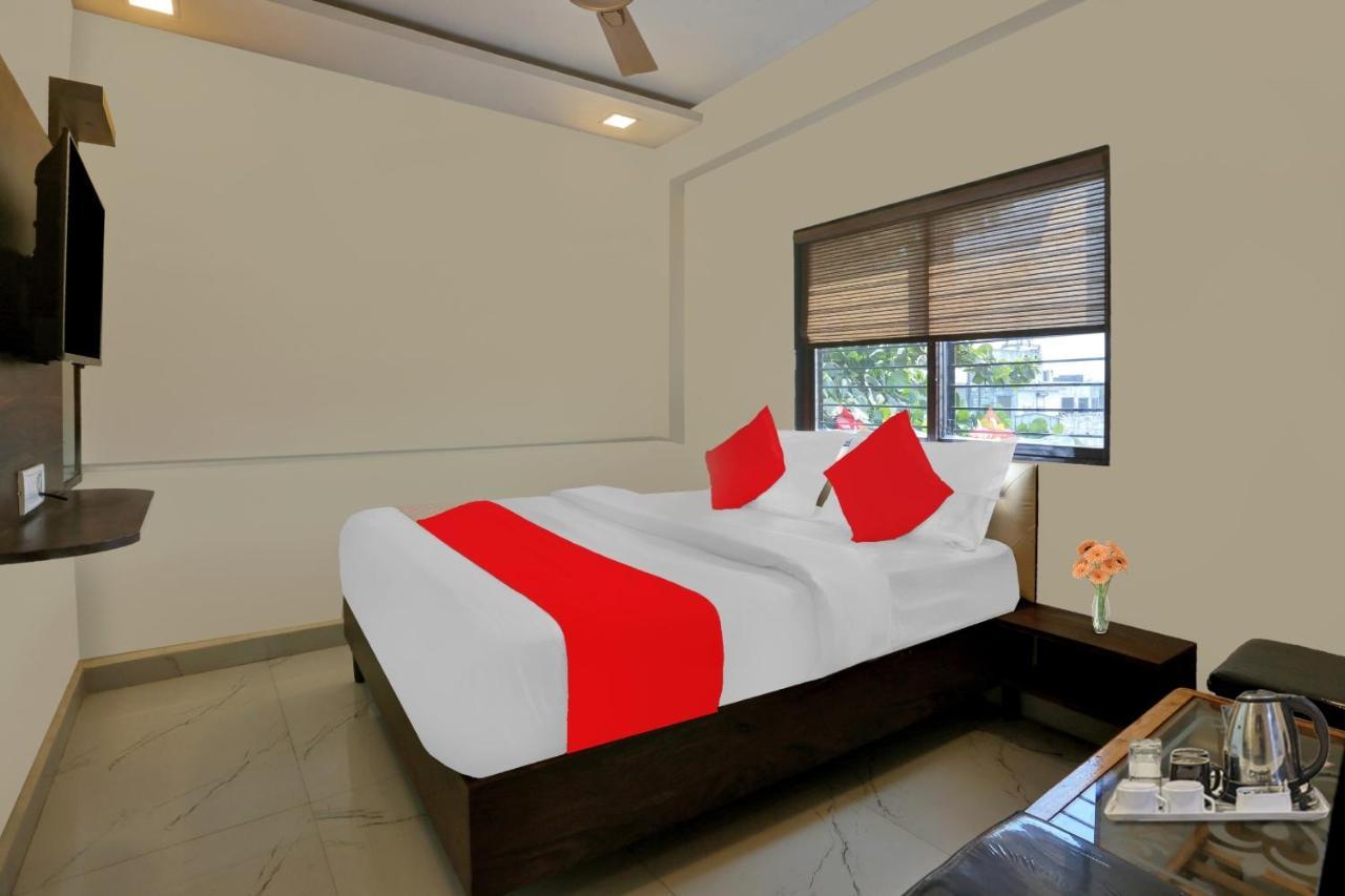 Hotel O Nandi Palace Lodging And Boarding Ulhāsnagar Εξωτερικό φωτογραφία