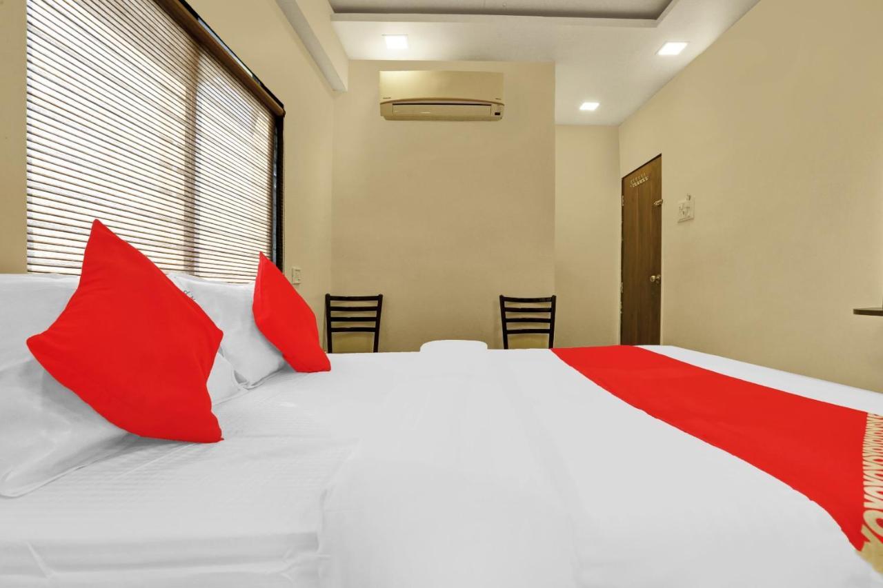 Hotel O Nandi Palace Lodging And Boarding Ulhāsnagar Εξωτερικό φωτογραφία
