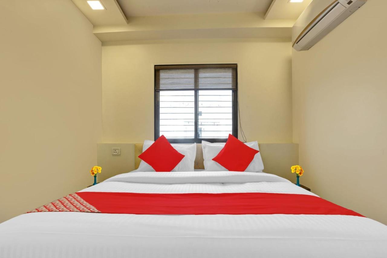 Hotel O Nandi Palace Lodging And Boarding Ulhāsnagar Εξωτερικό φωτογραφία