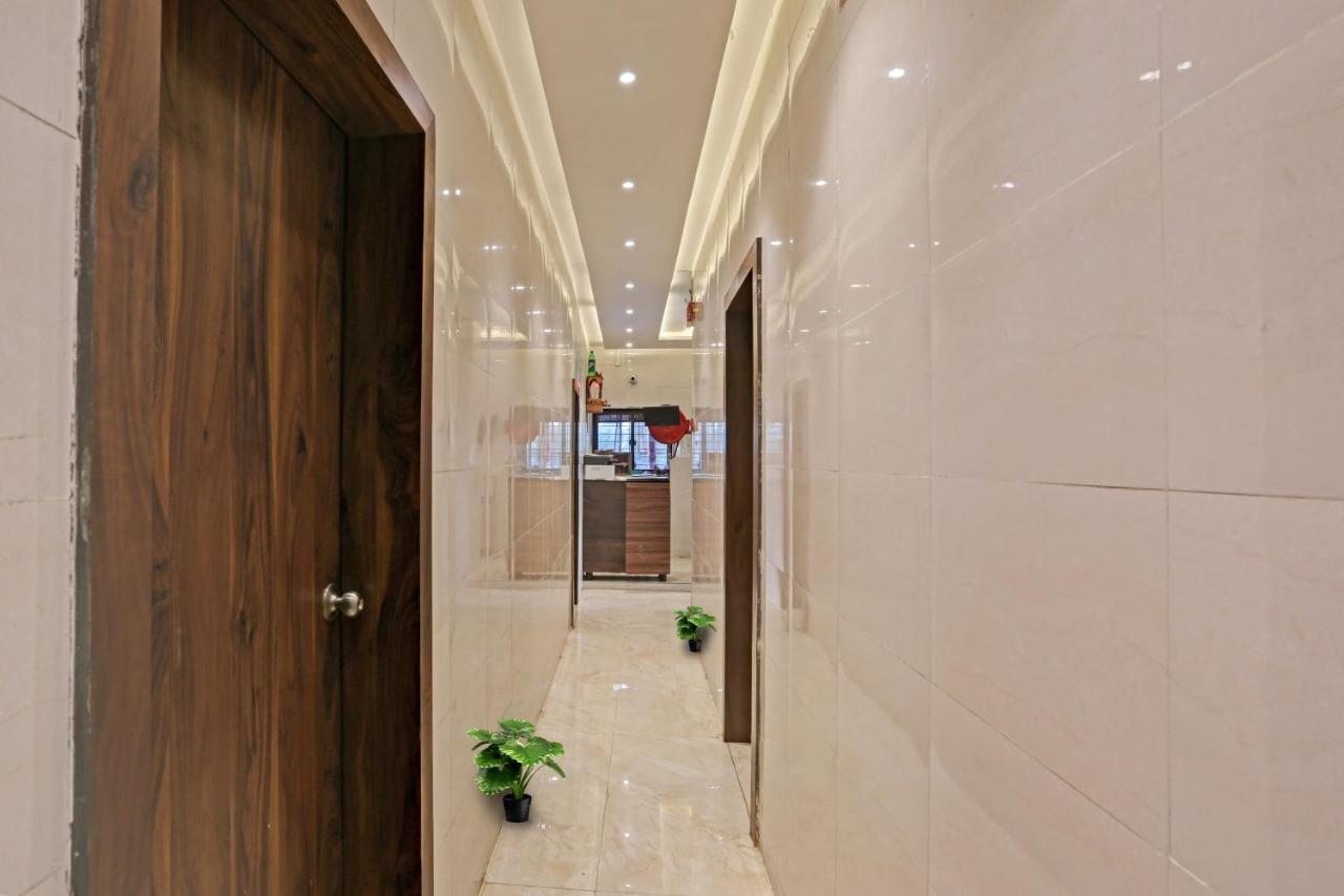 Hotel O Nandi Palace Lodging And Boarding Ulhāsnagar Εξωτερικό φωτογραφία